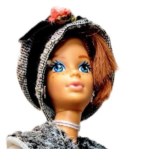 Beautiful Ginger Midge with a Sophisticated Haircut & Designer Suit - Picture 7 of 13